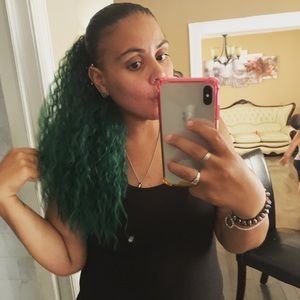 Meet your Posher, Cecilia